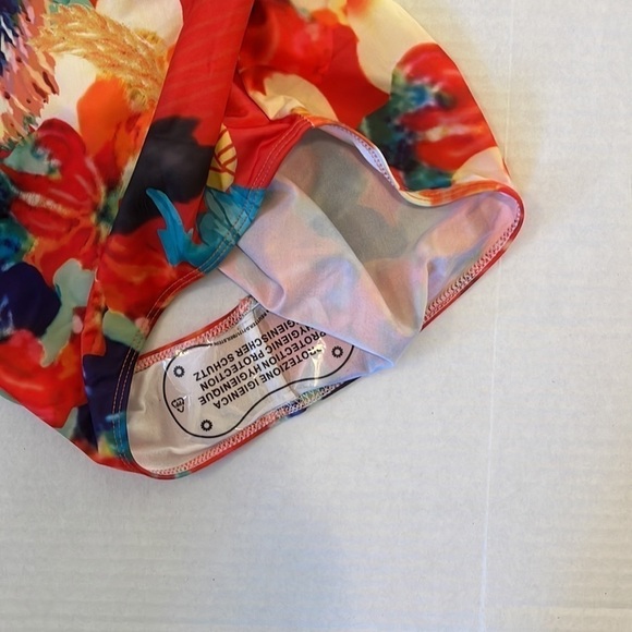 Colorful NWOT Peacock Feather Like Print Halter One Pc Swimsuit. D250/A370 - Picture 5 of 8